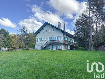 Maison - 163 m² - 9 pièces