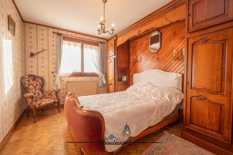 Pavillon - 130 m² - 6 pièces