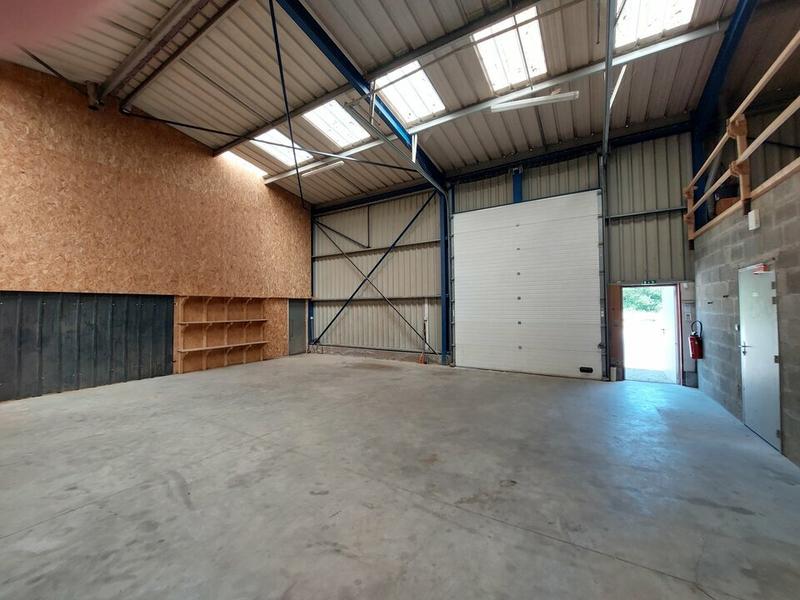 Entrepôt - 180 m²