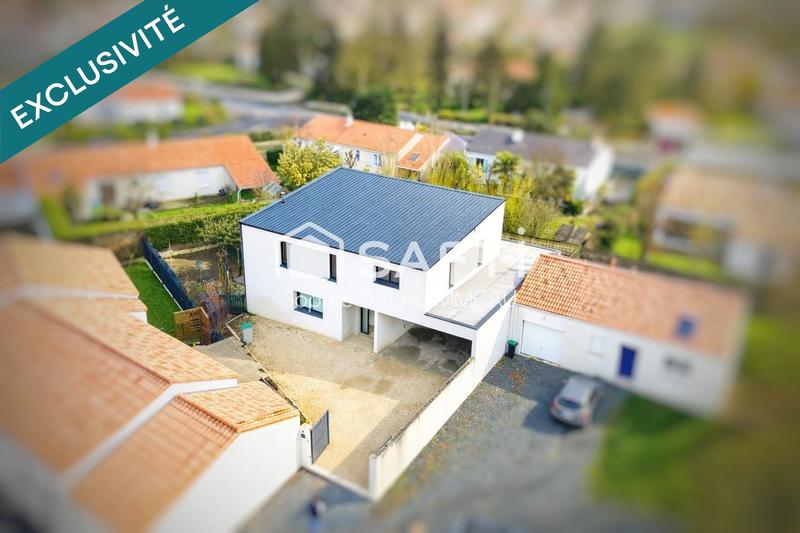 Maison - 196 m² - 9 pièces