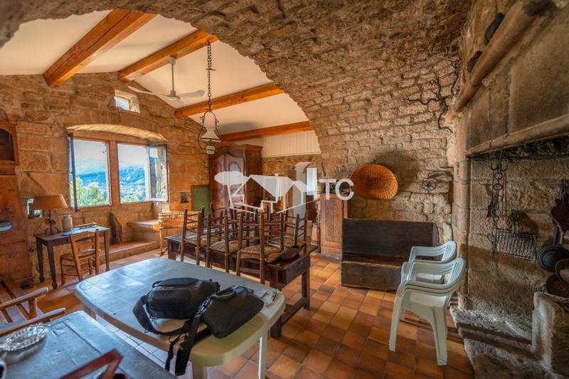 Maison en pierre - 64 m² - 4 pièces