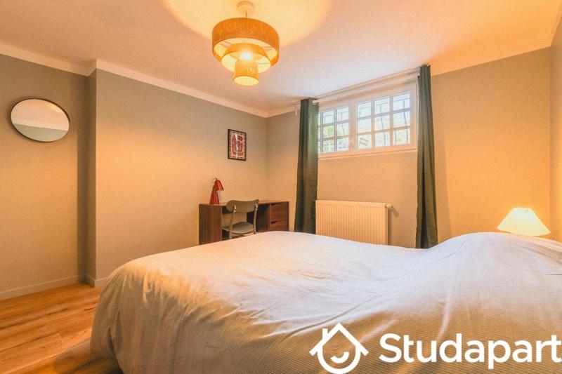 Chambre - 11 m² - 1 pièce