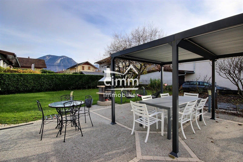 Maison - 169 m² - 9 pièces