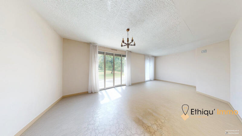 Maison - 99 m² - 6 pièces