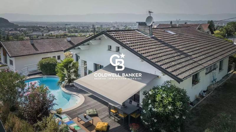 Maison - 179 m² - 7 pièces