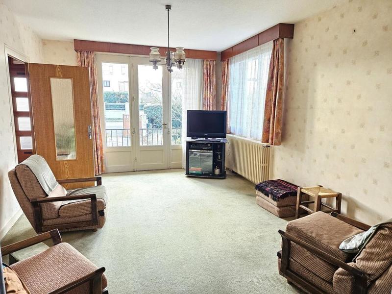 Maison - 187 m² - 9 pièces