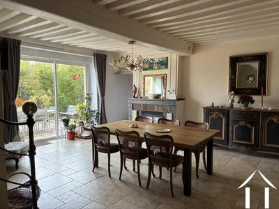 Maison - 273 m² - 11 pièces