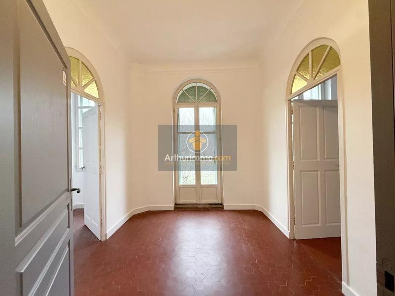 Immeuble - 300 m² - 13 pièces