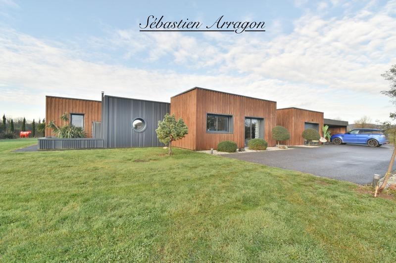 Maison - 205 m² - 6 pièces