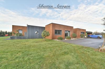 Maison - 205 m² - 6 pièces