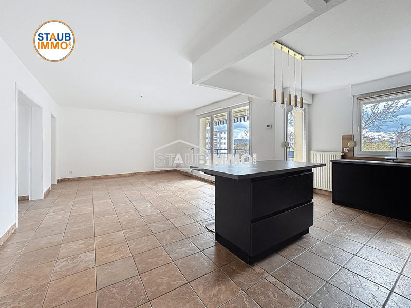 Appartement - 125 m² - 6 pièces