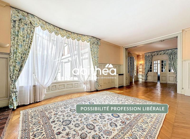 Maison - 328 m² - 10 pièces