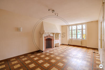 Maison - 180 m² - 6 pièces