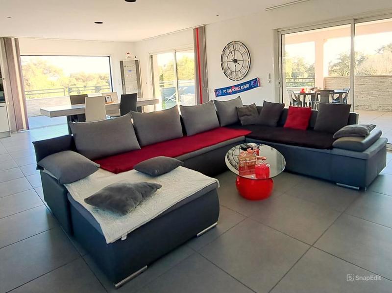 Maison - 250 m² - 9 pièces