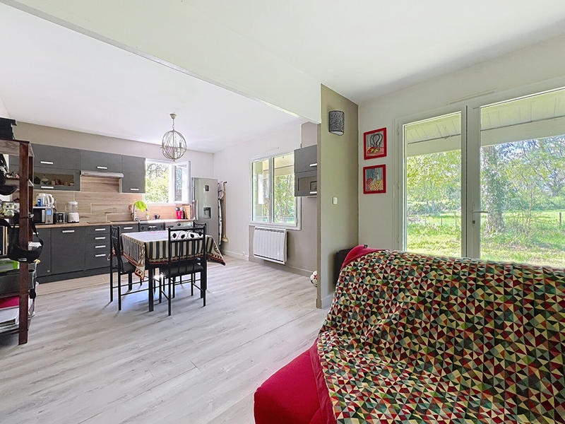 Maison - 232 m² - 7 pièces