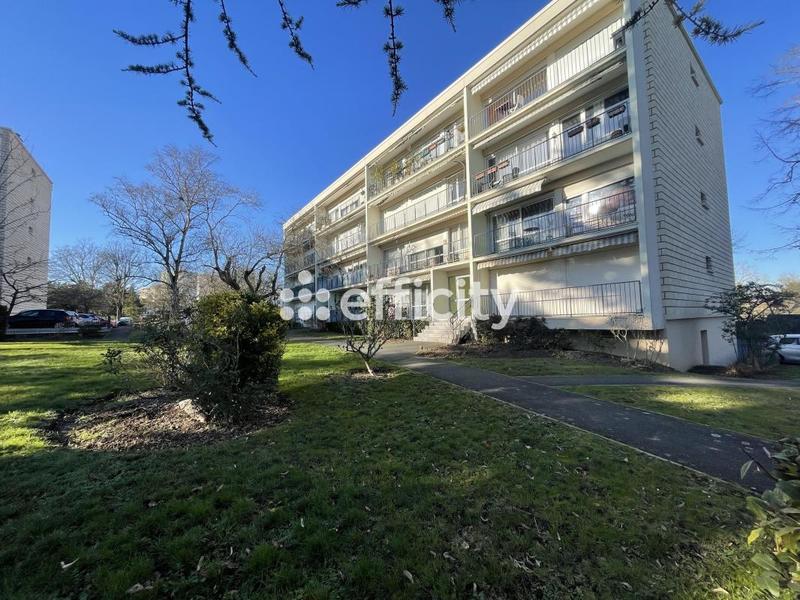 Appartement - 93 m² - 5 pièces
