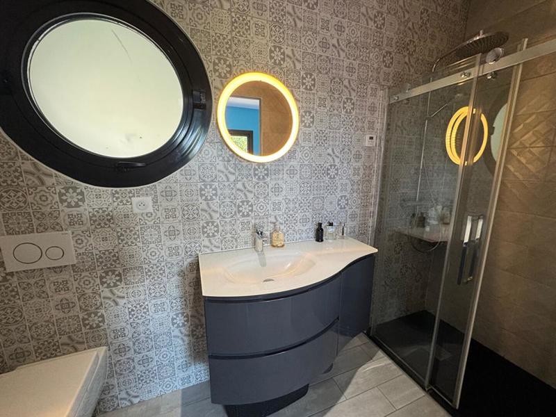 Maison - 202 m² - 8 pièces