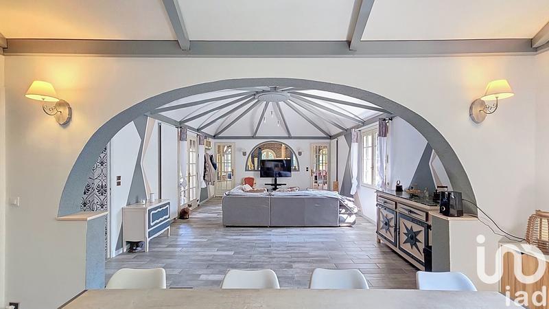 Maison - 246 m² - 7 pièces