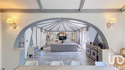 Maison - 246 m² - 7 pièces