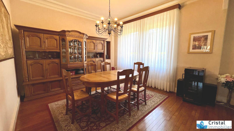 Maison - 177 m² - 8 pièces