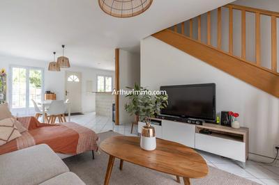 Maison - 99 m² - 6 pièces