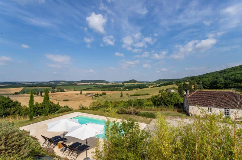 Maison - 220 m² - 6 pièces