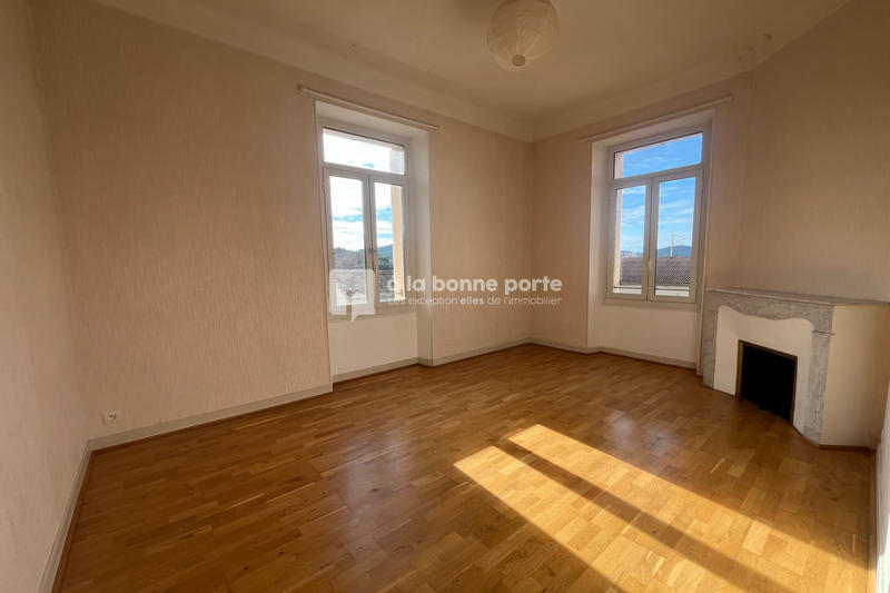 Appartement - 81 m² - 4 pièces