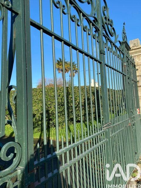 Maison - 286 m² - 13 pièces