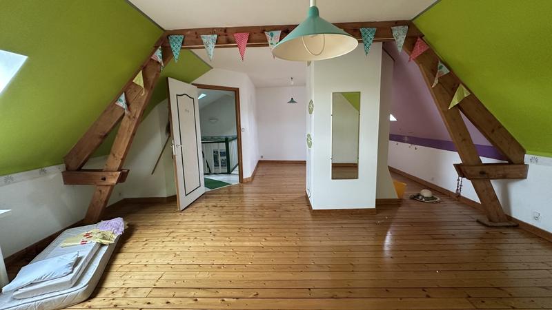 Maison - 284 m² - 11 pièces