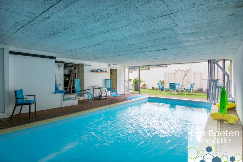 Maison - 265 m² - 10 pièces