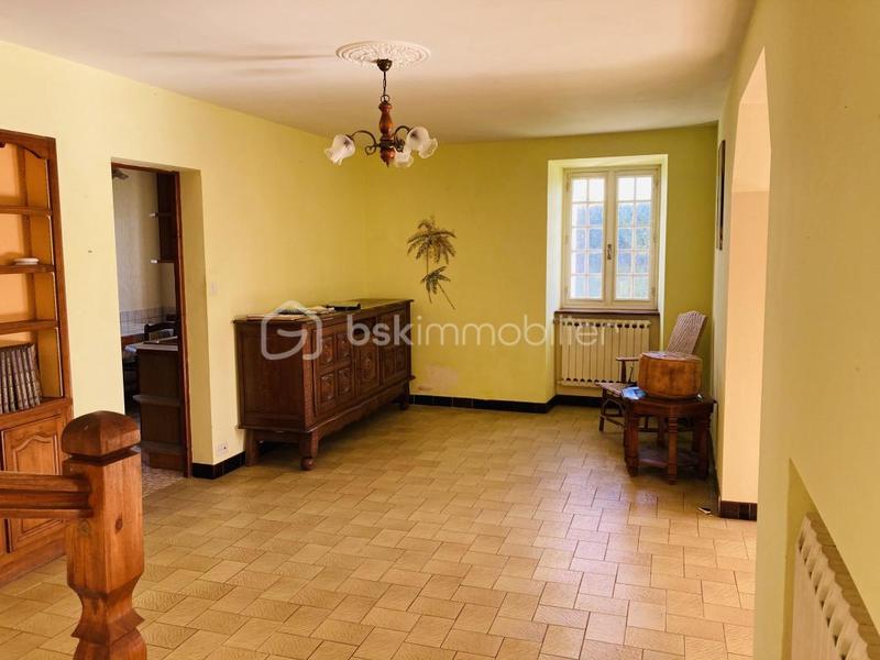 Demeure - 93 m² - 7 pièces