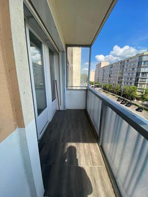 Appartement - 81 m² - 7 pièces
