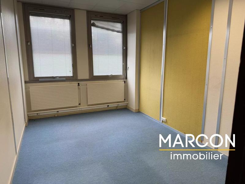 Bureau - 100 m² - 5 pièces