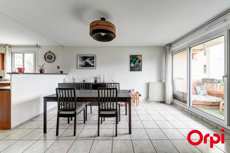 Appartement - 96 m² - 5 pièces