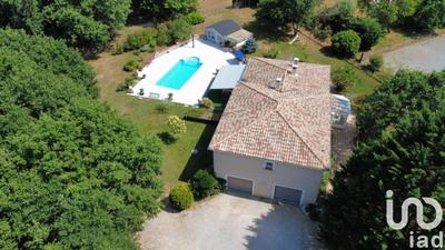 Maison - 180 m² - 6 pièces