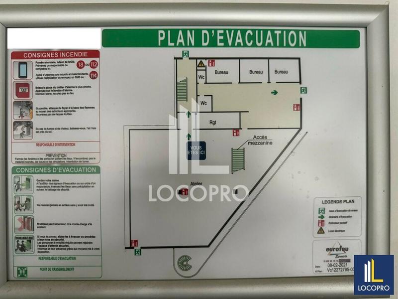 Local d'activité / Entrepôt - 706 m²