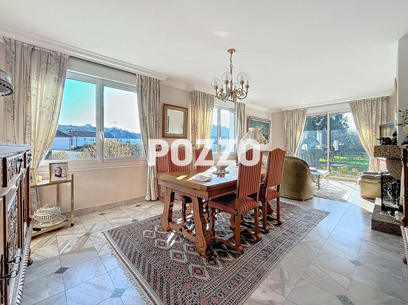 Maison - 167 m² - 6 pièces