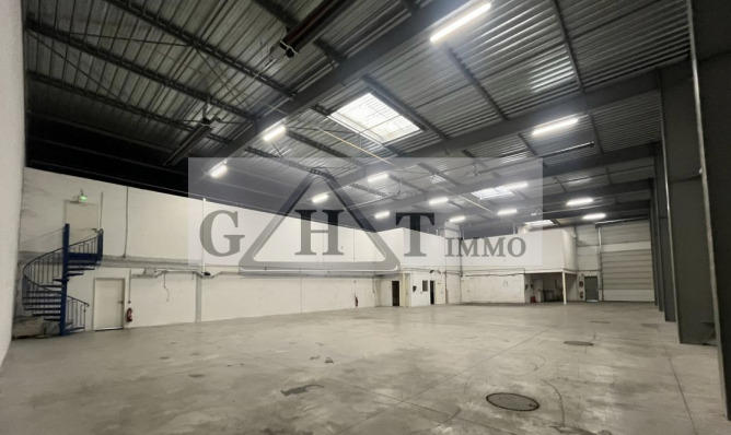 Entrepôt - 1 188 m²