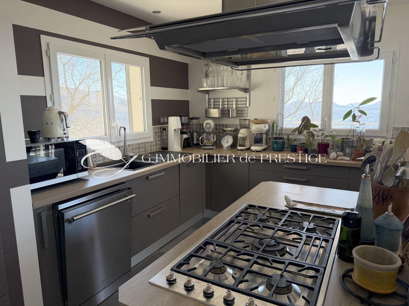 Villa - 270 m² - 8 pièces