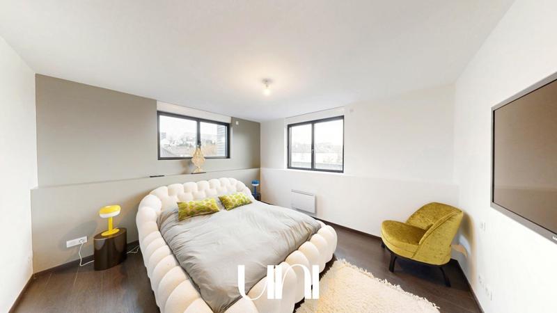 Maison - 210 m² - 6 pièces