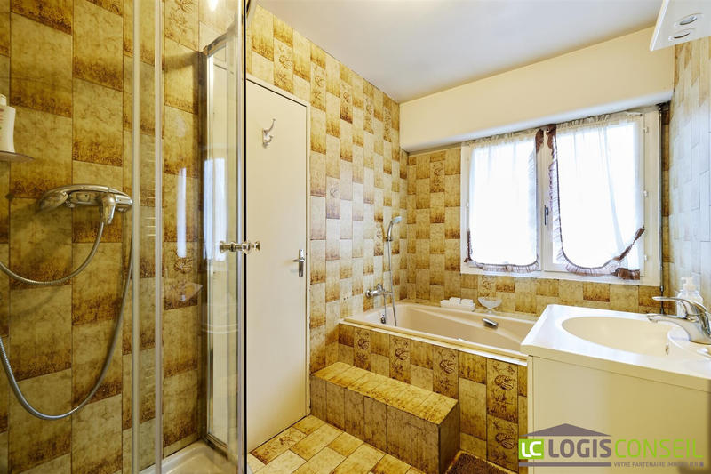 Maison - 142 m² - 6 pièces