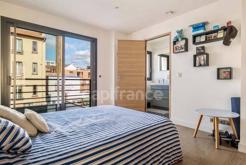 Maison - 215 m² - 6 pièces