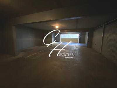 Parking / Garage - 8 m²