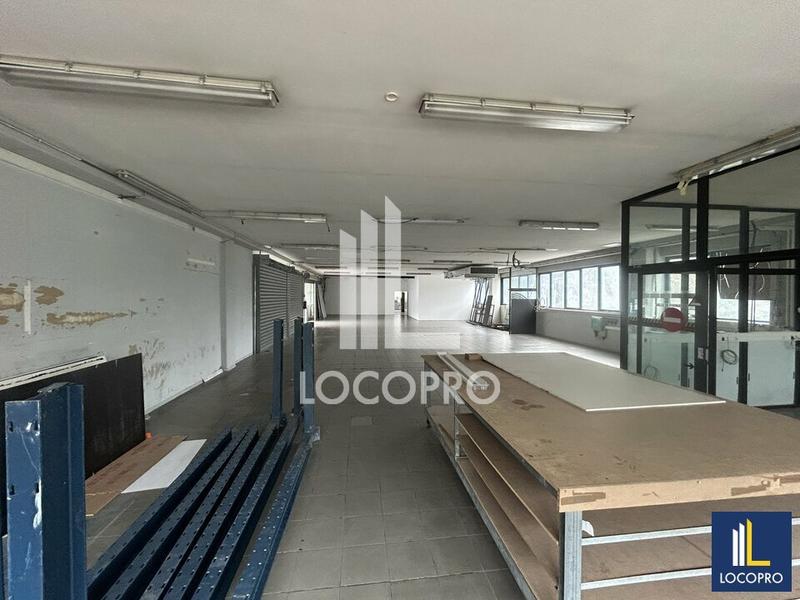 Local d'activité / Entrepôt - 312 m²