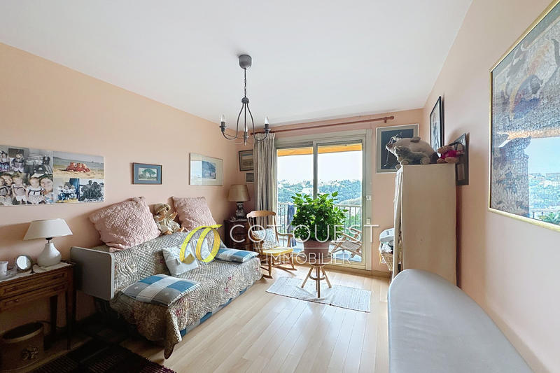 Appartement - 99 m² - 4 pièces