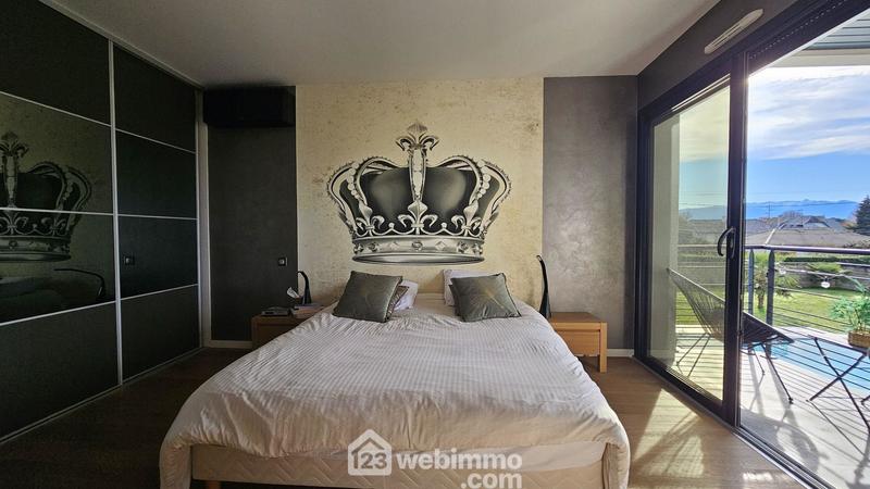 Villa - 165 m² - 8 pièces