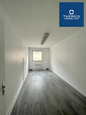 Local commercial - 101 m² - 4 pièces