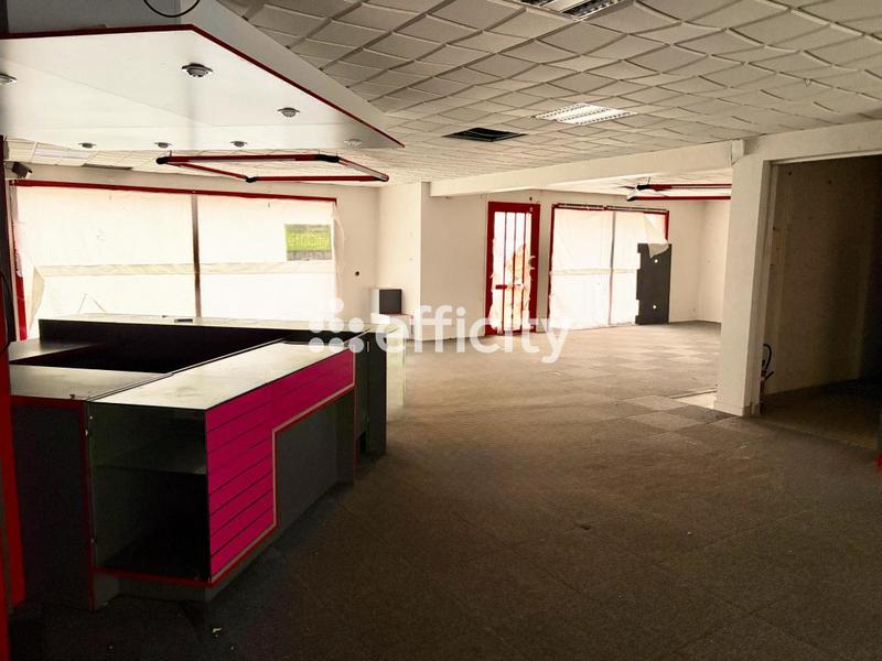 Bureau - 170 m² - 1 pièce