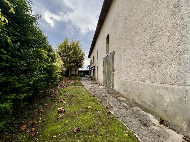 Maison - 449 m² - 6 pièces