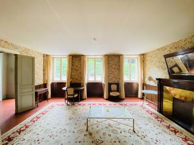 Maison - 400 m² - 11 pièces